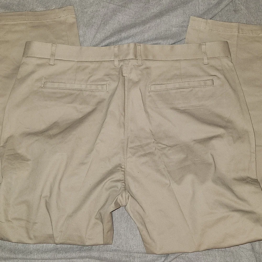 NWT- Everlane Khaki Slim Pants Size 40x30